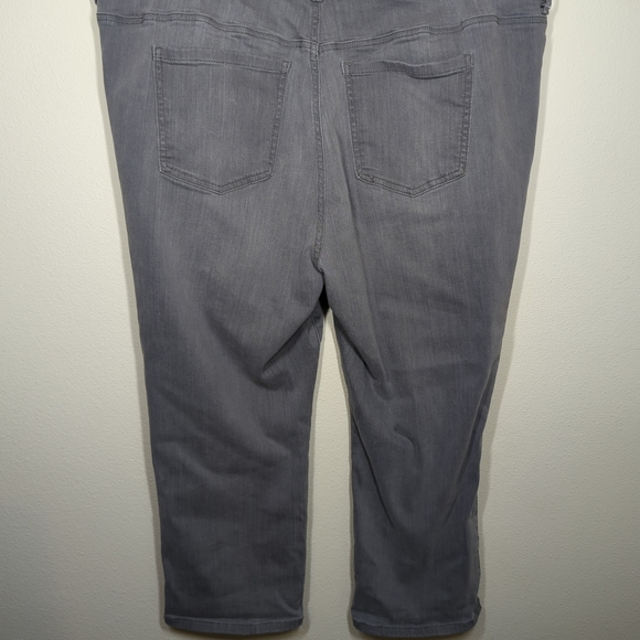 Torrid Womens Crop Jegging - Picture 6 of 9